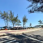 Apartamento Duplex Com Piscina Frente Mar Recreio